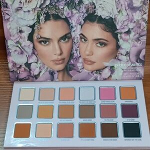 Kylie Cosmetics DISCONTINUED Kendall Eyeshadow Pallet - NIB